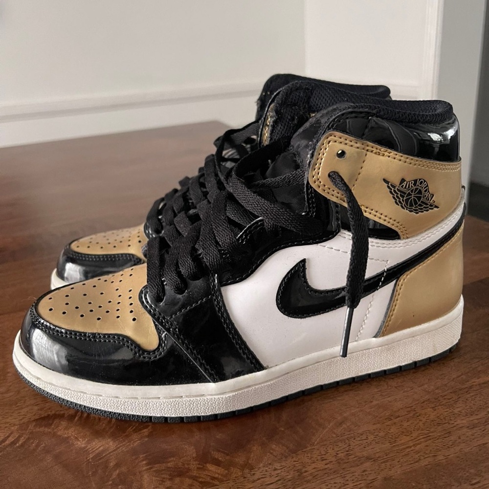 Air Jordan 1 Retro High OG NRG “Gold Toe” Sz 6M/Y